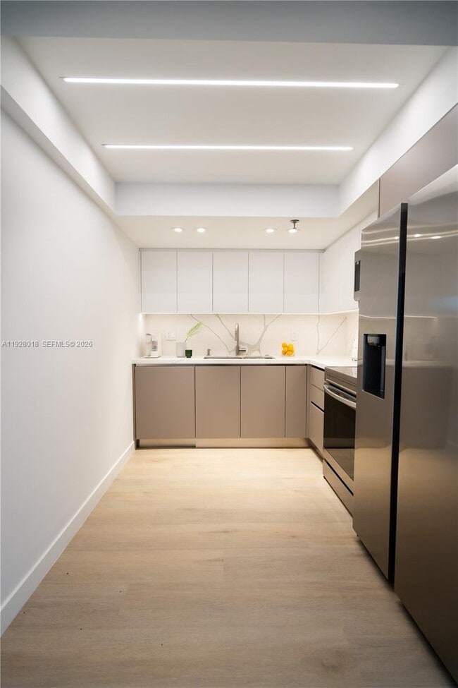 Building Photo - 20505 E Country Club Dr