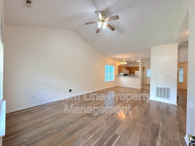 Building Photo - 718 Cody Ct