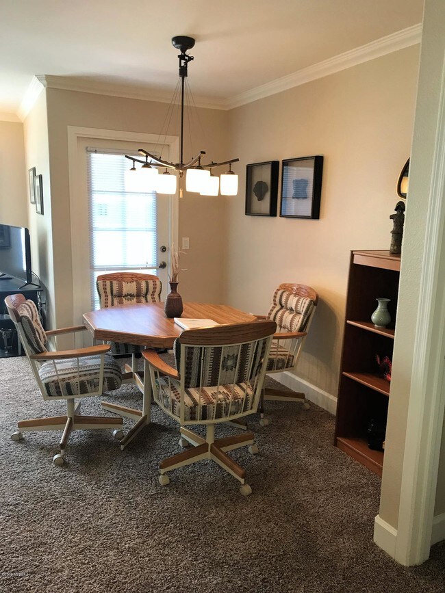 Building Photo - 5751 N Kolb Rd