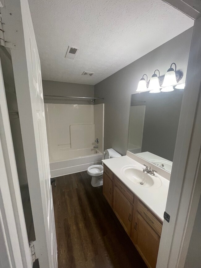 Building Photo - 1432 Trillium Ln