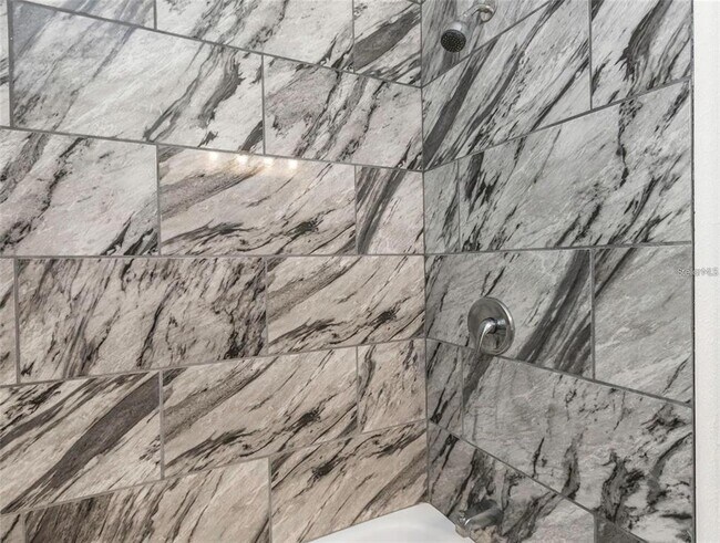 Building Photo - 206 N Himes Ave