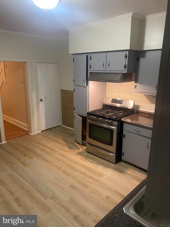 Building Photo - 68 Barnt Ave