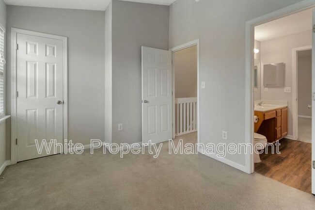 Building Photo - 12311 Bluestem Ln