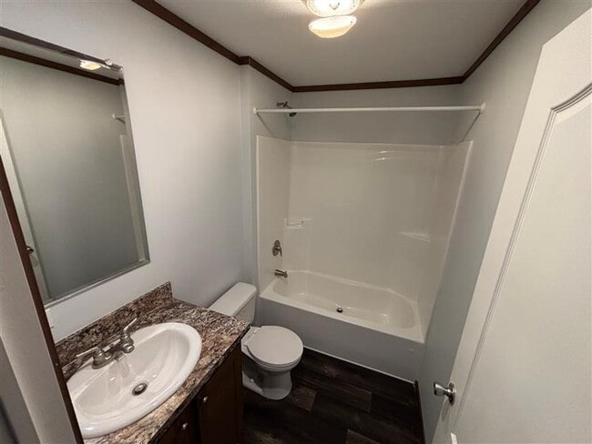 Building Photo - 106 Lincoln St