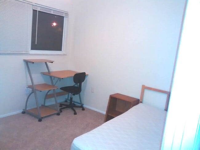 Building Photo - 3936 SW 26th Terrace