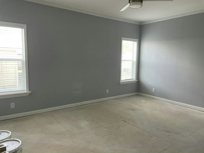 Building Photo - 586 Country Meadows Blvd