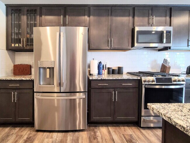 Building Photo - Luxury 4-Level Condo TH in Rippon Landing