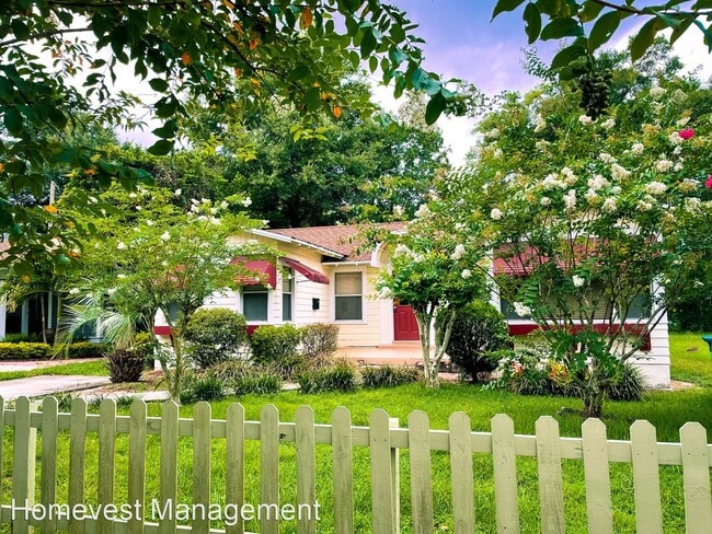 Building Photo - 3 br, 1 bath House - 1312 N Fern Creek Avenue