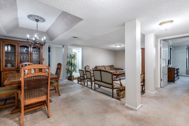 Building Photo - 3680 Inverrary Dr