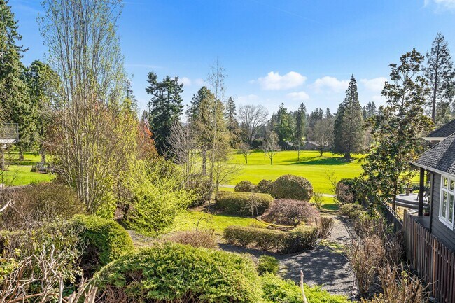 Building Photo - 4-Bedroom Luxury Home for Rent by Portland...