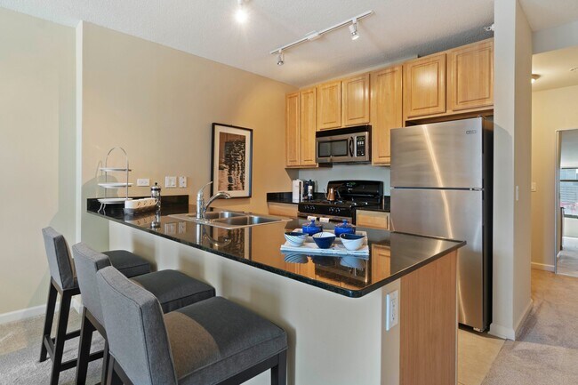 Building Photo - 354 N Desplaines St