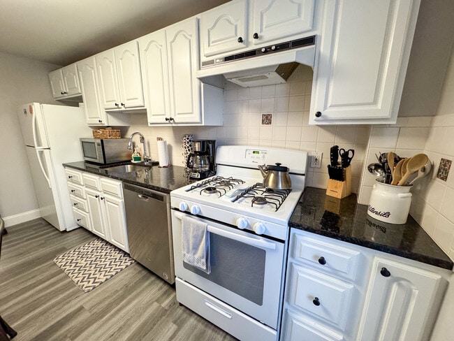 Building Photo - 7 Harvard Square