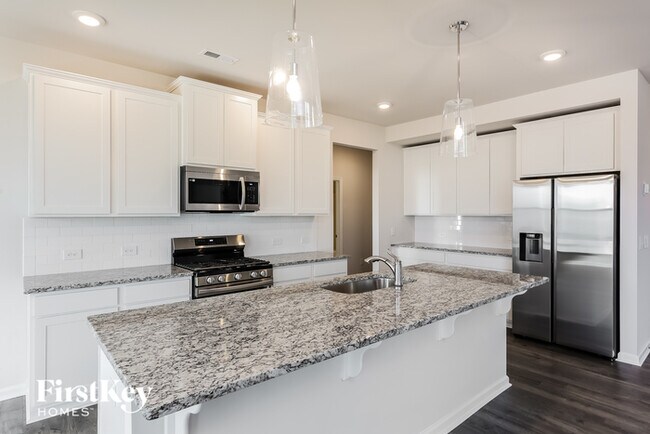 Building Photo - 608 Okame Ct