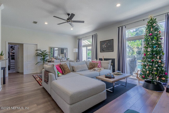 Building Photo - 2337 Matheson Dr