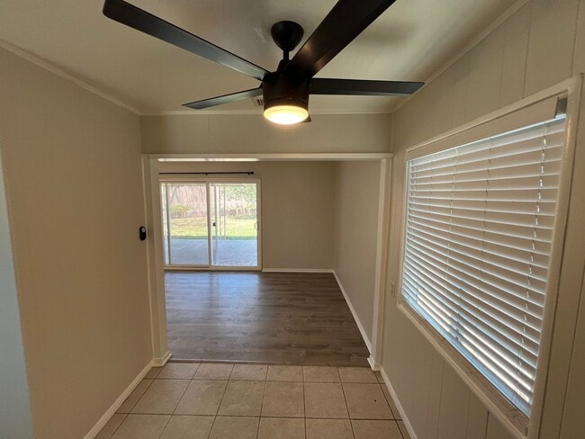 Building Photo - Darling Updated 4 Bed 2 Bath Orange Home