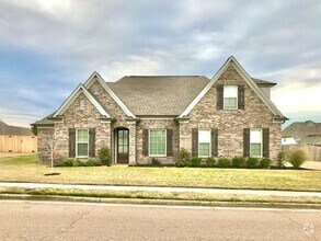 Building Photo - 4 Bedroom 3 Bath Home In Southeast Memphis...