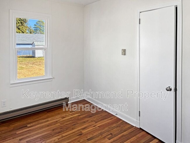 Building Photo - 518 E Read St