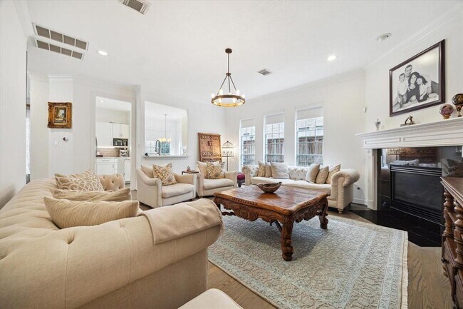 Building Photo - 2842 Briarhurst Park