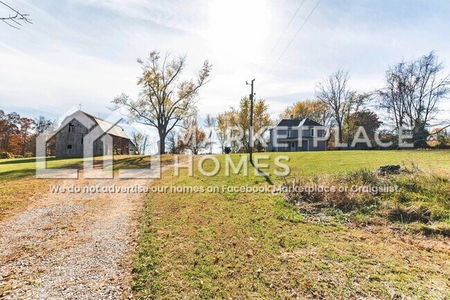 Building Photo - 5202 E State Rd 42