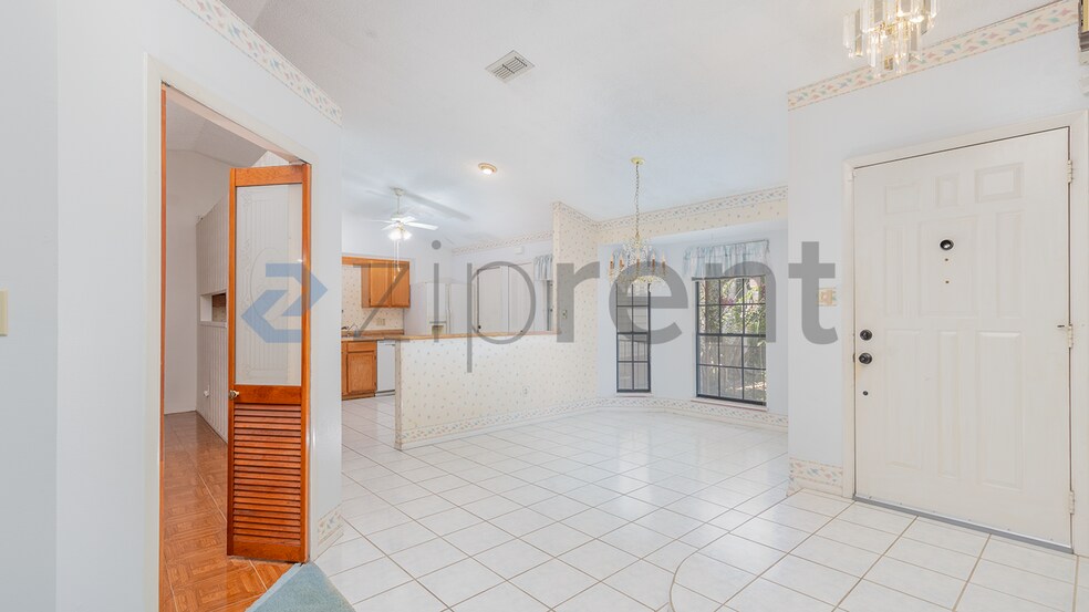 Building Photo - Unit