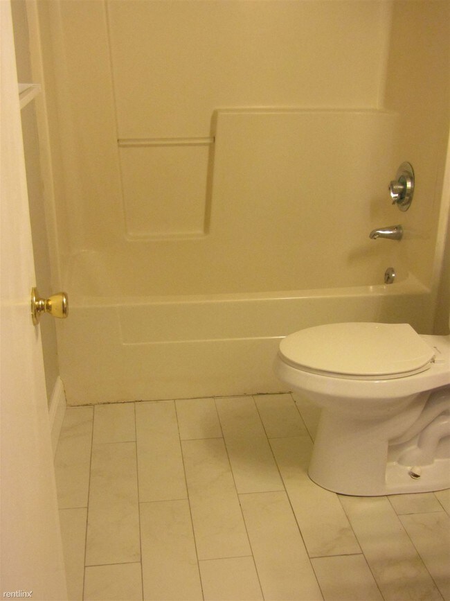 Building Photo - 3 br, 2 bath Condo - Greenwich Ave Condo