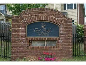 Building Photo - 4247 Youngstown Cir