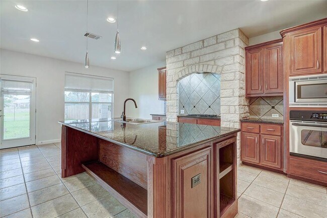 Building Photo - 3129 Goldenoak Cir