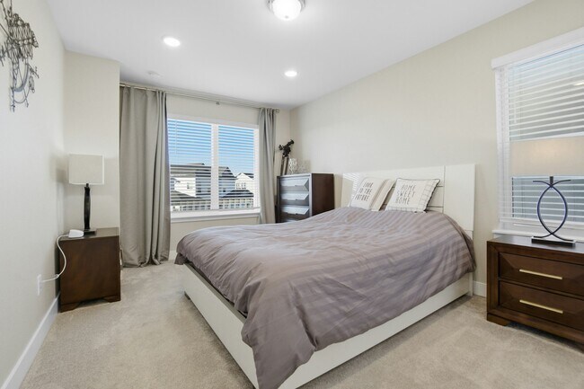 Building Photo - 6364 N Elmira Wy