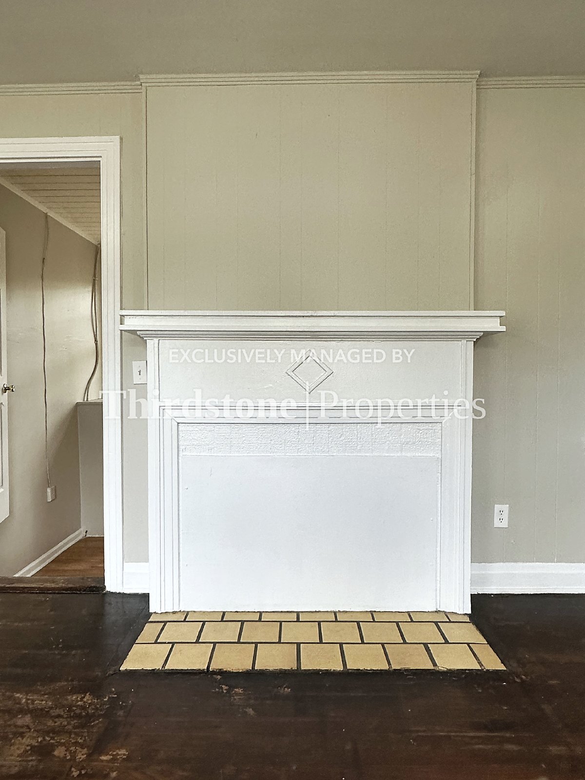 Building Photo - 562 W 49th St