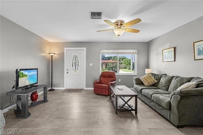 Building Photo - 409 SW 44th St