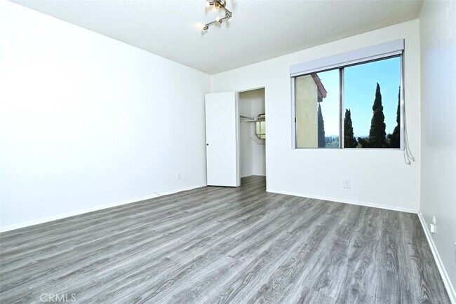 Building Photo - 12830 Burbank Blvd