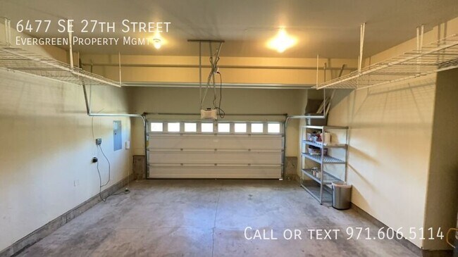 Building Photo - 6477 SE 27th St