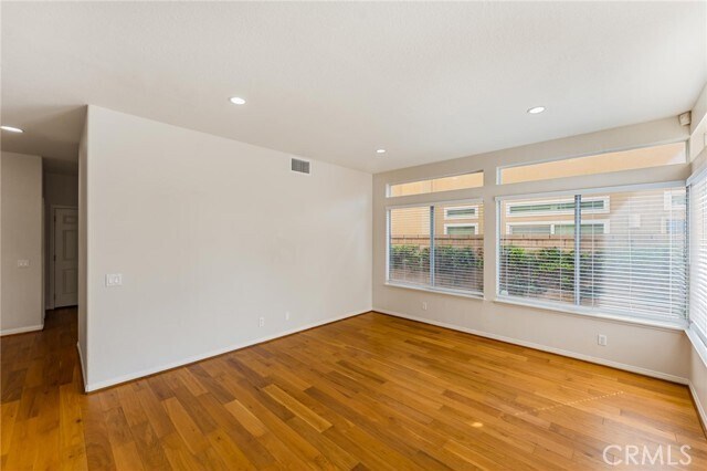 Building Photo - 10585 Bruns Dr