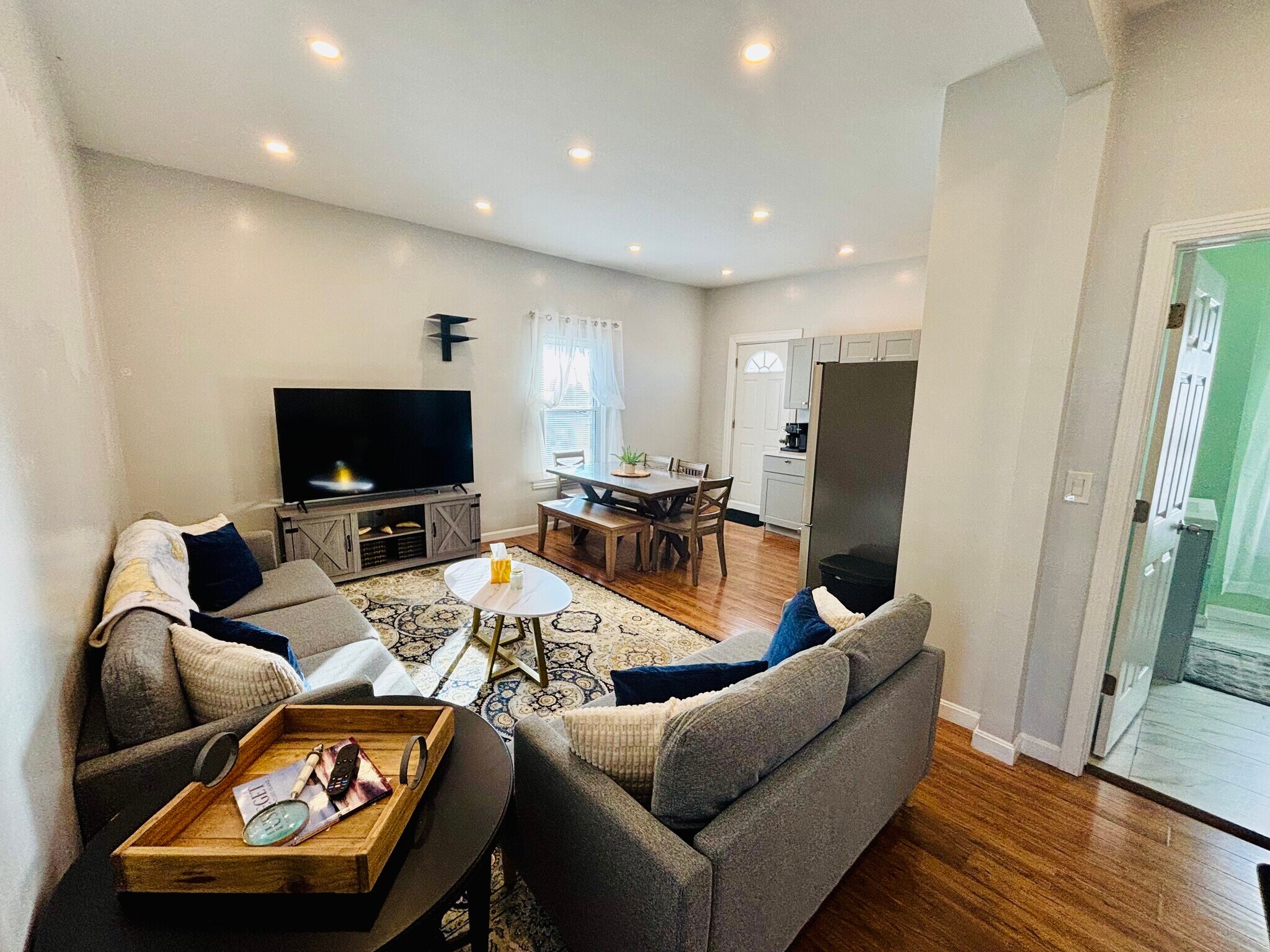 Building Photo - 28 Wabon St