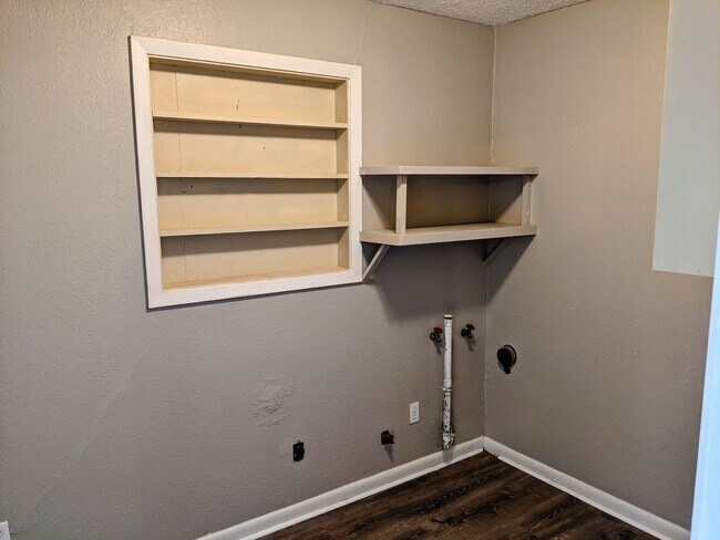 Building Photo - Central Lafayette Charmer