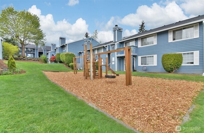 Building Photo - 16817 Larch Way