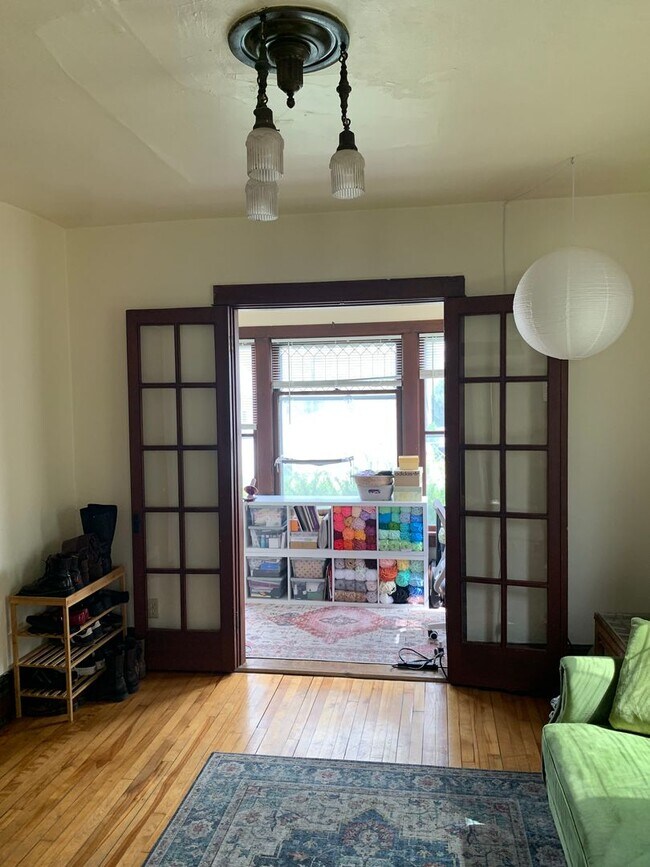 Building Photo - 418 S Orchard St