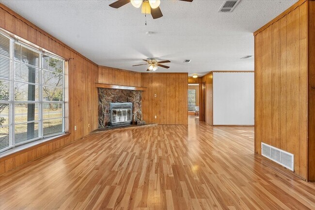 Building Photo - 519 Tolson Ave