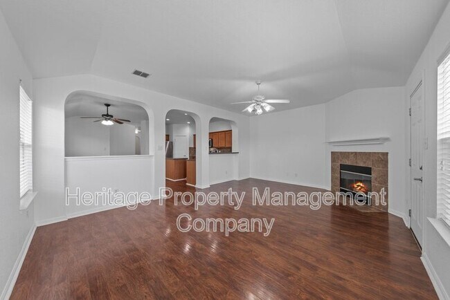 Building Photo - 9302 Mare Country