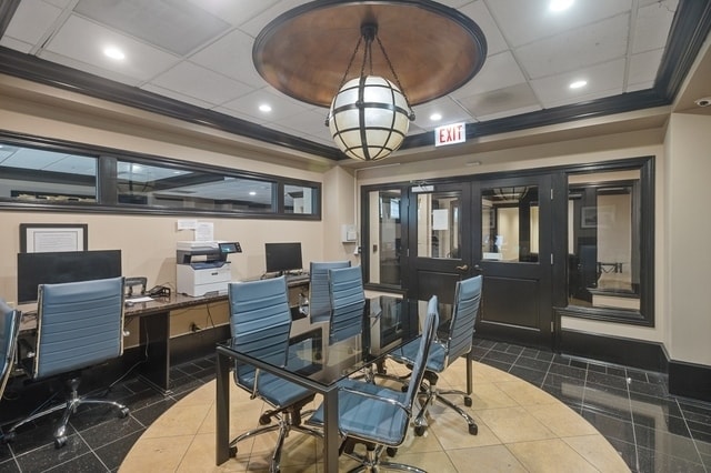 Building Photo - 10 E Ontario St