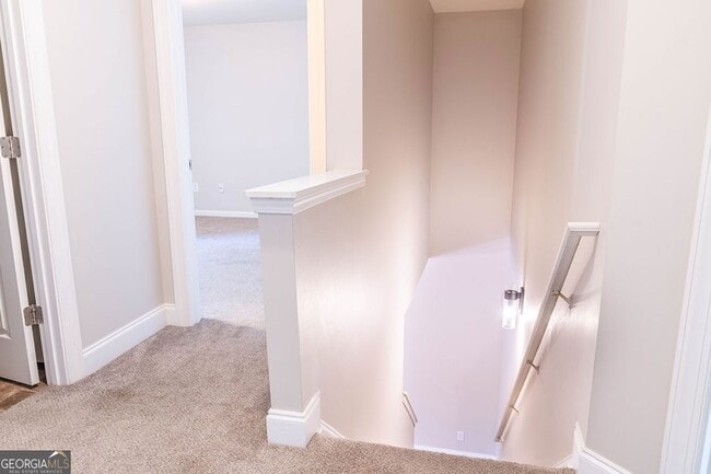 Building Photo - 2046 Barberry Dr