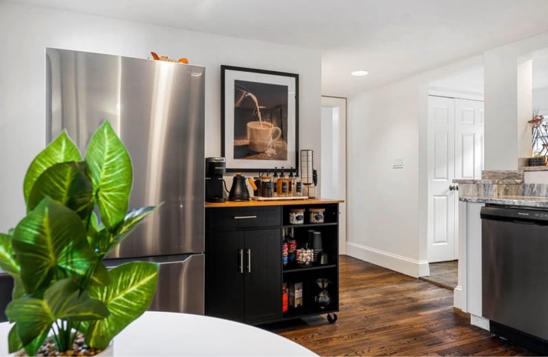 Building Photo - 48 School St