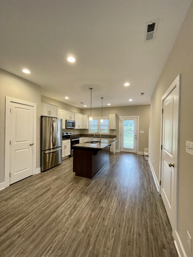 Building Photo - 93 Warwick Dr