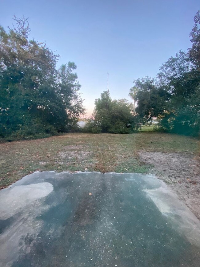 Building Photo - 2 Bdr/2bath townhome, great location!