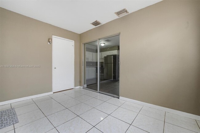 Building Photo - 5010 SW 93rd Ave