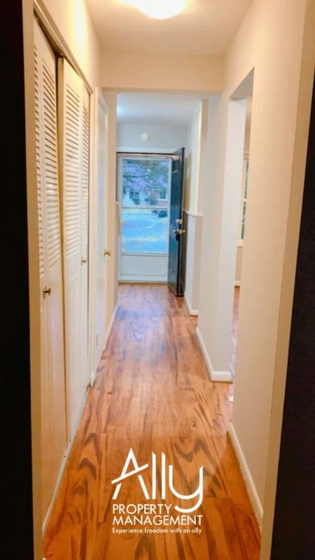 Building Photo - 122 Harmon St