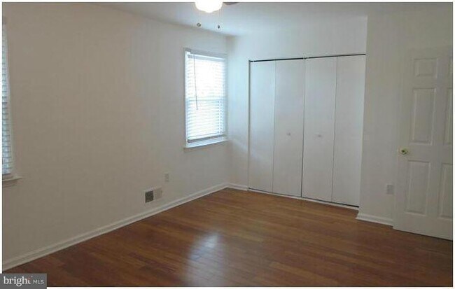 Building Photo - 10193 Farragut Ct