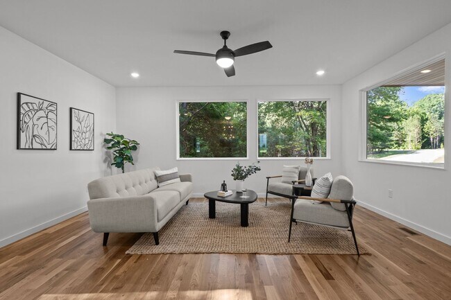 Building Photo - Stunning New Construction Home in the Hear...