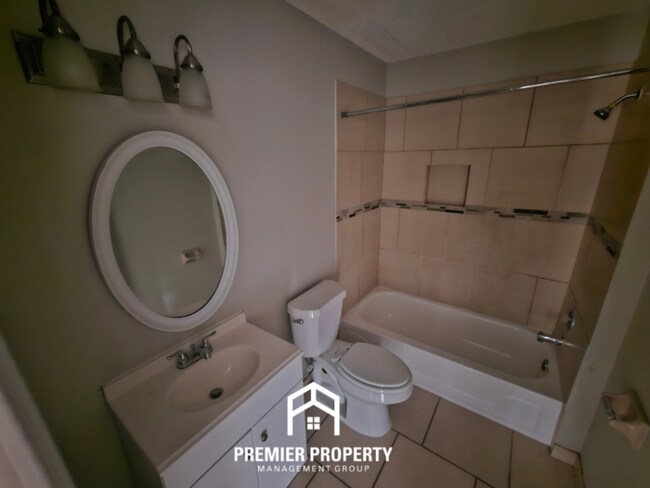 Building Photo - 6617 Rocky Park Dr