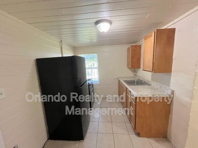 Building Photo - 1235 1/2 W Cypress St.